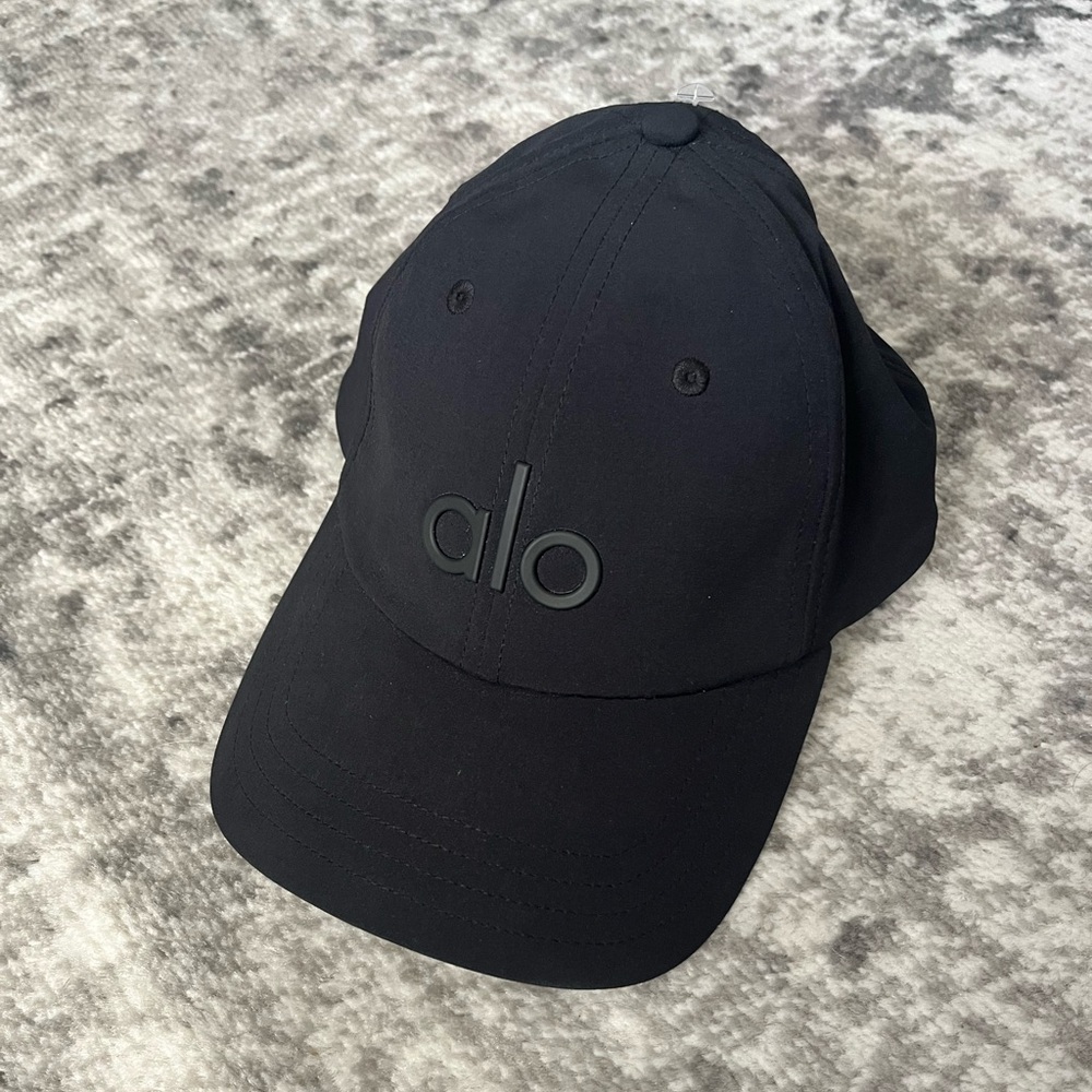 New Alo Yoga Performance Off-Duty Cap